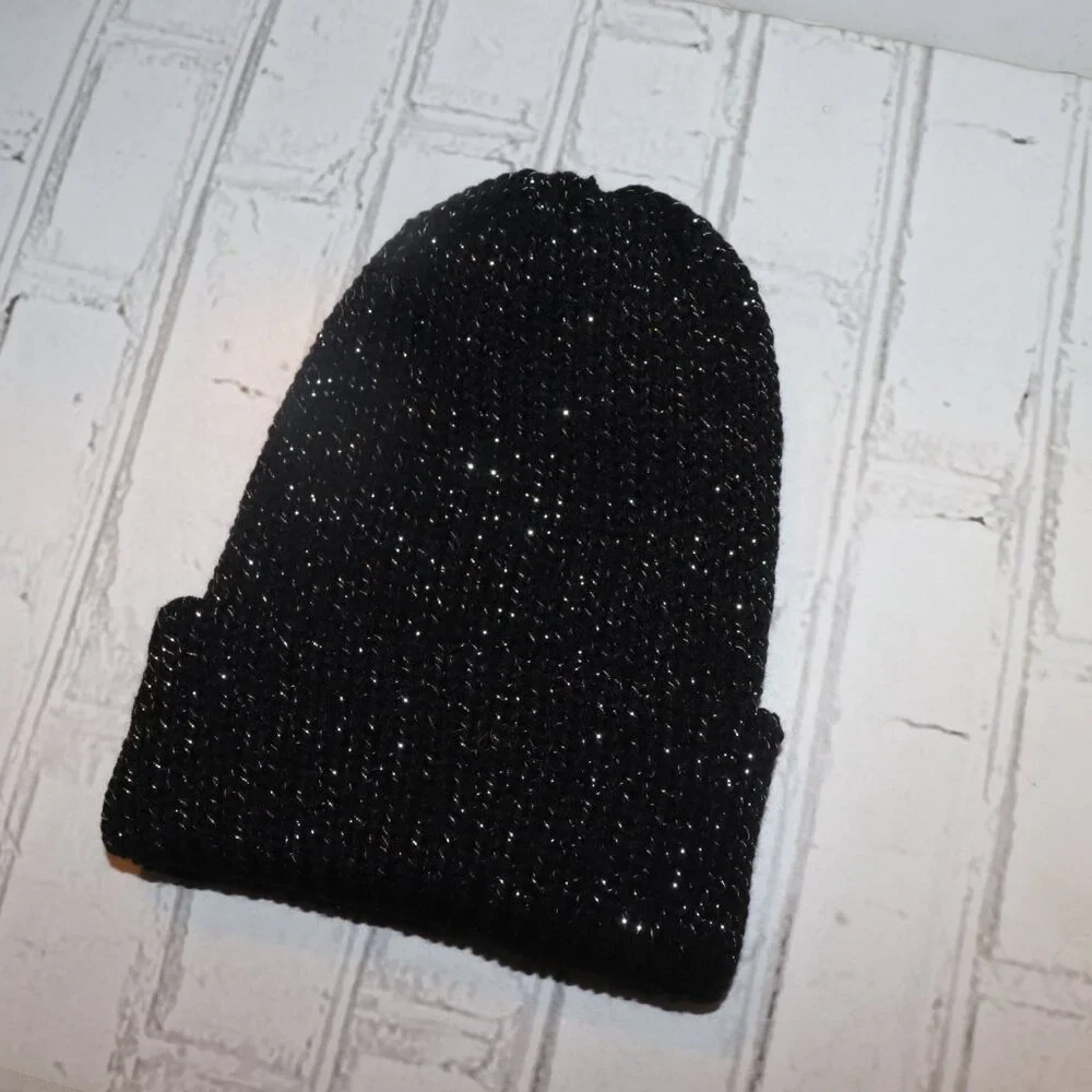 🖤✨ Handmade Knit Beanie – Black with Silver Glitter Threads - Picture 2 of 3